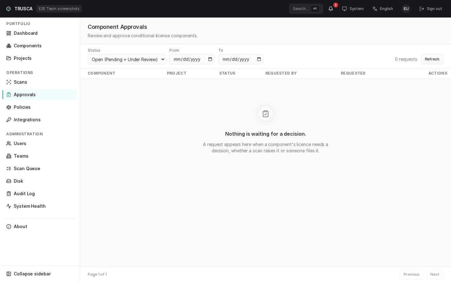 /approvals 대기열 — Pending / Under Review / Approved / Rejected 상태 배지, 컴포넌트 식별자, 프로젝트, 요청자(actor), 행별 Actions 컬럼이 있는 표